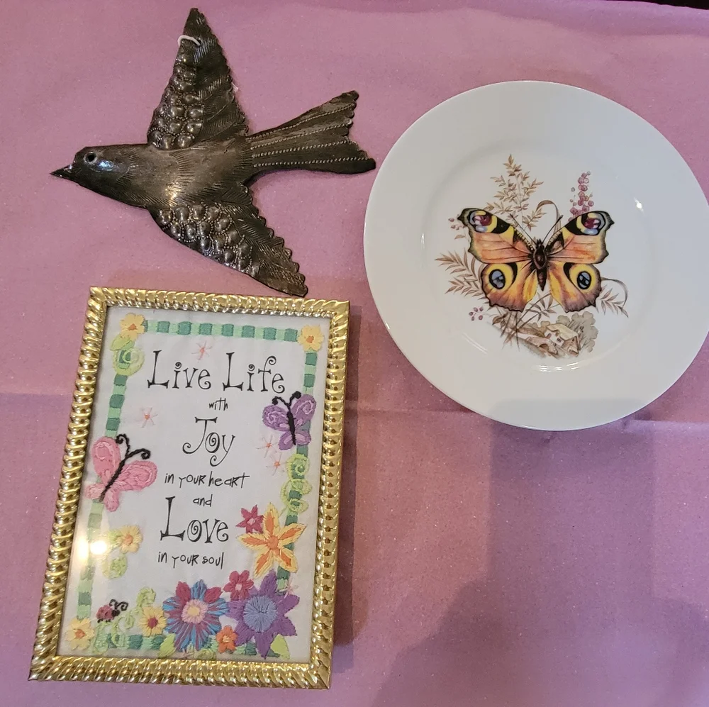 Kuba Bavaria Germany Butterfly Plate Porcelain ~ Pretty! ~ EUC ~ Nature Cottage